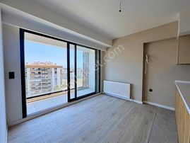 Ataşehir Gayda Vera Cadde Cepheli 2+1 Satılık Daire