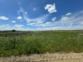 Silivri Seymen'de Kadastro Yolu Mevcut Yeri Belli Arazi
