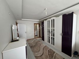 Silivri Yeni Mahallede Üniversite Yakınında 3 Oda 1 Salon Daire