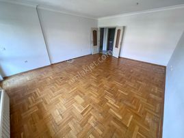 Atanora Vadi'den Dikmen Cad Üzeri 7*24 Güvenlikli Sitede Boş Ön Cephe 3+1