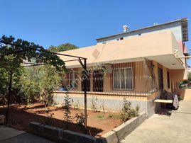 Kozan Yolu252 M2 Arsa İçinde Müstakil Ev3+1 + 2 Bölüm Ardiye