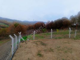 Fitoz Gayrimenkulden İçerisinde Refabrik Ev Bulunan Satılık Arsa