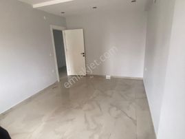 Emlak 72'den Korik Mahallesi Okullar Karşısında Satılık (2+0)