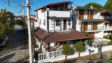 İzmir Seferihisar Engiler’de Deniz Tarafında 4+1 Müstakil Tripleks Yazlık Villa
