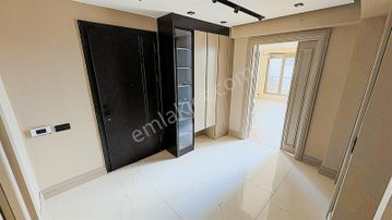 Doğayla İç İçe Verandalı 3+1 Modern Villa