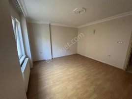 Mirden Balıkesir Göğüs Hastanesi Karşısı Kiralık Geniş 3+1 Daire