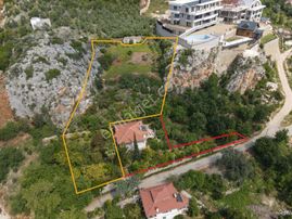 Alanya'da Satılık Deniz, Kale Manzaralı Lüks Villa