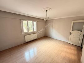 Manisa Alaşehir Alper Gayrimenkulden İstasyon Mah. Cadde Üzeri 170m2 Ara Kat 3+1