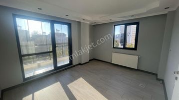 Yeniçiftlik'te Denize 600 Metre Mesafede Kombi Pet Haz 2+1 Villa