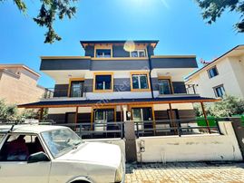 İzmir Seferihisar Doğanbey'de Plaja 650m Geniş Bahçeli Ferah Satılık 3+1 Villa