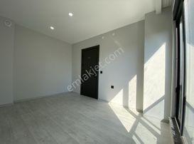 Gazi De Şifa Hastanesine 400 M Mesafede Arakat Asansörlü 1+1