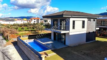 Kuşadası Davutlar’da 350 M² Bahçeli, Özel Havuzlu Sıfır Dubleks Lüks Villa