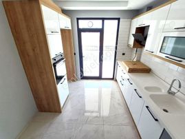 Aygül'den Burhaniye'de Sıfır Site İçi Ön Cephe Ayrı Mutfak Ebeveyn Banyolu Kaçmaz 2+1 Satılık Daire