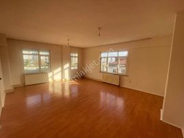 Kartal Metroya Yürüme 24,5m2 Arsa Paylı 3+1 Balkonlu Satılık