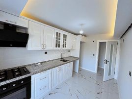 Özlücede Satılık 2+1 Daire Kapalı Otoparklı Yerden Isıtmalı