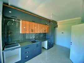 Uytundan Ören Ayaklı'da Denize 500 Metre Doğalgazlı 3+1 Villa