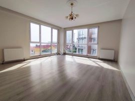 Mertcan Dan Yakacık Meydana Yürüme Arakat 3+1 İskanlı Fırsat Daire