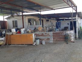 İzmir Bayındır Çırpı'da 12.847 M2 Çiftlik Ve Ev. Açıklamayı Okuyarak Arayınız.