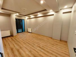 Eyüp Rami Yeni Mh. 2+1 , Sıfır, Lüks, Arakat , Asansörlü , Bereç Metroya 3-4 Dk