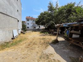 Kariyer'den Yeniceköy'de Okul Karşısı 330 M² Satılık Arsa