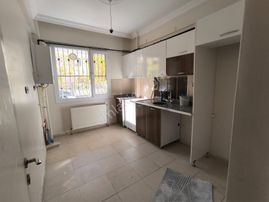 Bağcılar Demet Evler Civarı Satılık 2+1 Yüksek Giriş Kat Daire..