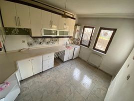 Ulubatlı Hasan Mh'de Harikalar Diyarı Metrosu Karşısı Satılık 3+1 Daire