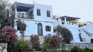 Bodrum Bitez Aktur E Mah. En Ön Sıra Deniz Manzaralı Alangülü