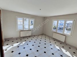 Menemen Kasımpaşa Mahalllesinde Temiz 3+1