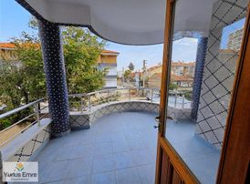 Meram Yaka'da Kiralık 4+1 Arakat Daire