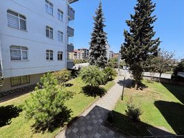 Merkezi Konumda Site İçi Yenilenmiş 3+1 Satılık Daire
