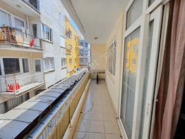 Marvera'dan Çarşı İçinde 3+1 Full Eşyalı Ara Kat Geniş Daire