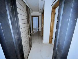 Tarcanlar'dan Kartepe'de Ebeveyn Banyolu Ara Kat 3+1 Boş Daire