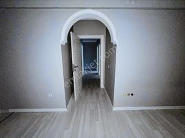 Tarcanlar'dan 42 Evler'de Ara Kat 3+1 Depozitosuz Kiralık Daire