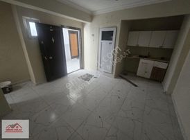 Mimar Emlak'tan Mehmet Akifte 6m² Hisseli 1+1 Bahçe Kat