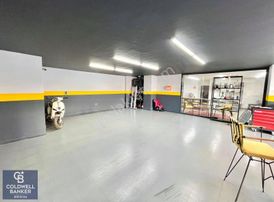 Maltepenin En İşlek Noktasında Devren Oto Ekspertiz Fırsatı