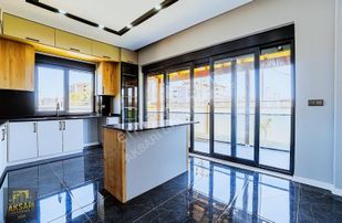 Döşemealtında 3+1 Ultra Lüks Satılık Villa Takasa Uygun