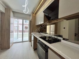 Ufuk Kılıç Emlak'tan İçi Yenilenmiş Manzaralı Lüks Yapılı Güney 3+1 Daire