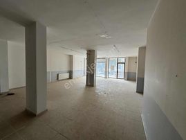 Esnaf'tan Cadde Üzeri Gömeç İn En Güzel Dükkanı Kiralık