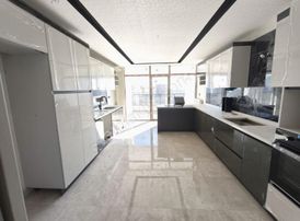 Merkezi Lokasyonda Orman Manzaralı 4+1 Ara Kat Daire