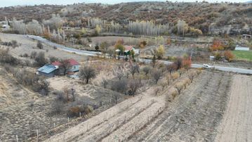 Meram Çomaklar'da Asvalt Yola Sıfır 785 M² Müstakil Tarla