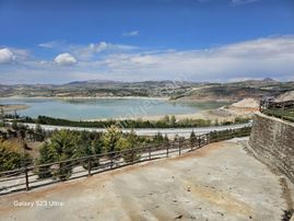 Metin Gönülalan Gayrimenkul'den Apa Barajı Manzaralı Tesis Yeri
