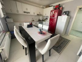 Çiğdemtepede Değirmendre Cadde Üzeri Ara Katta Satlık 3+1 Daire