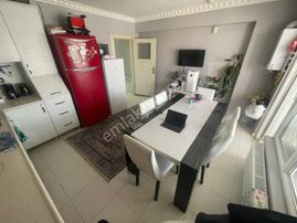 Çiğdemtepede Değirmendre Cadde Üzeri Ara Katta Satlık 3+1 Daire