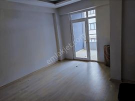 Askeri Üs Fabrikalar Üniversite Servis Yolunda 2+1 Daire