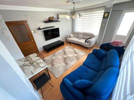 ✨akçay Merkez'de✨ Aygül'den✨denize Yürüme Mesafesin'de Ayrı Mutfak Ön Cephe Kaçmaz 2+1 Satılık Daire