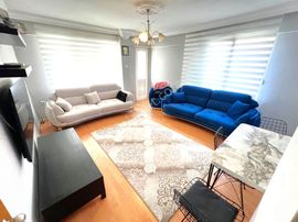 ✨akçay Merkez'de✨ Aygül'den✨denize Yürüme Mesafesin'de Ayrı Mutfak Ön Cephe Kaçmaz 2+1 Satılık Daire