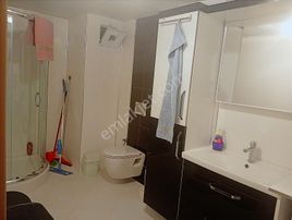 Yenifoça Havuzlu Sitede Bahçe Katı Doğa Manzaralı Satılık Daire