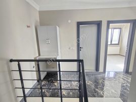 Kartallar'dan Deniz Tarafında Kocaman Bahçeli Lüks Ve Şık Yazlık