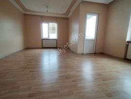 Mertcan Dan Yakacık Meydana Yürüme 32m2 Arsa Paylı 3+1 Balkonlu