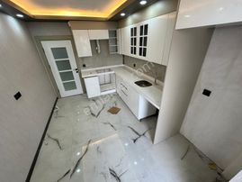 Yenikent Fevzi Çakmak Mh'de 2+1 76m2 Depolu 1.kat Konum'da Çift Banyolu Satılık Daire